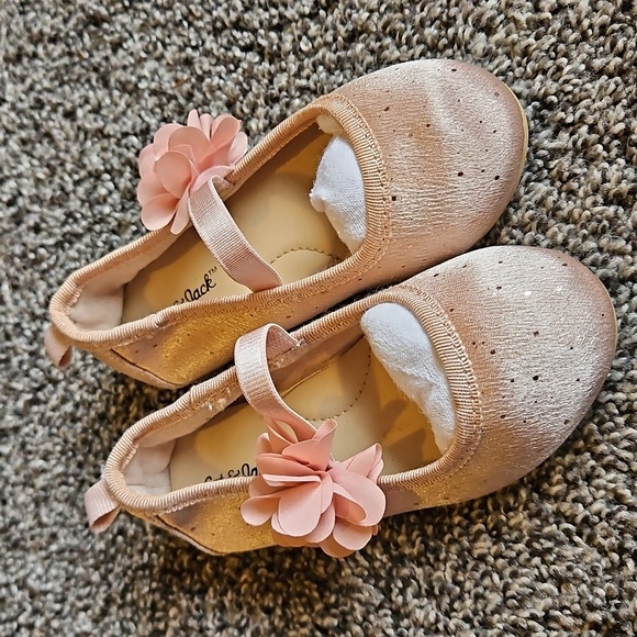 Cat & Jack Toddler flats - Picture 1 of 5